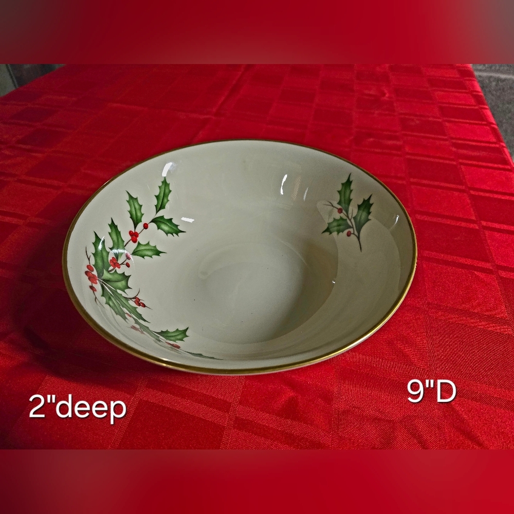 Lenox Holiday Holly Leaf & Berry Serving Bowl
